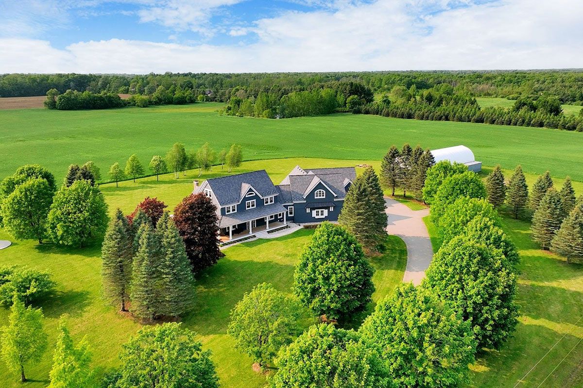 Advantages of Country Living near Toronto