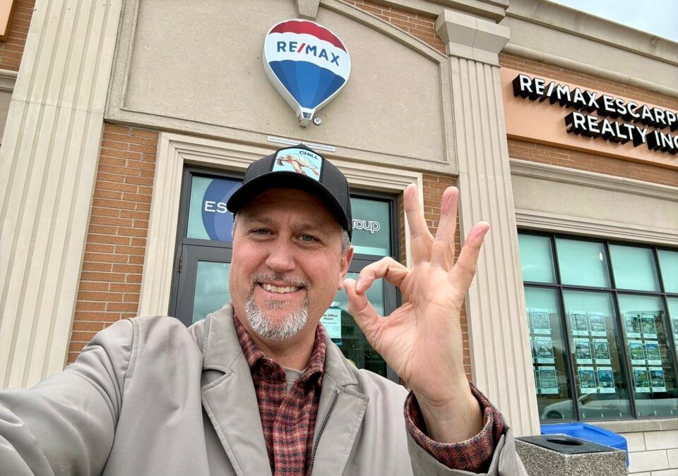 Experience Luxury Real Estate: Why Selling High-End Homes Requires a Different Strategy